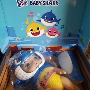 BNIB BABY ALIVE BABY SHARK